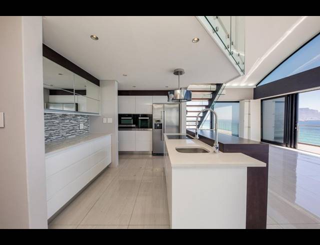 3 BEDROOM APARTMENT FOR SALE IN BLOUBERG BEACHFRONT
